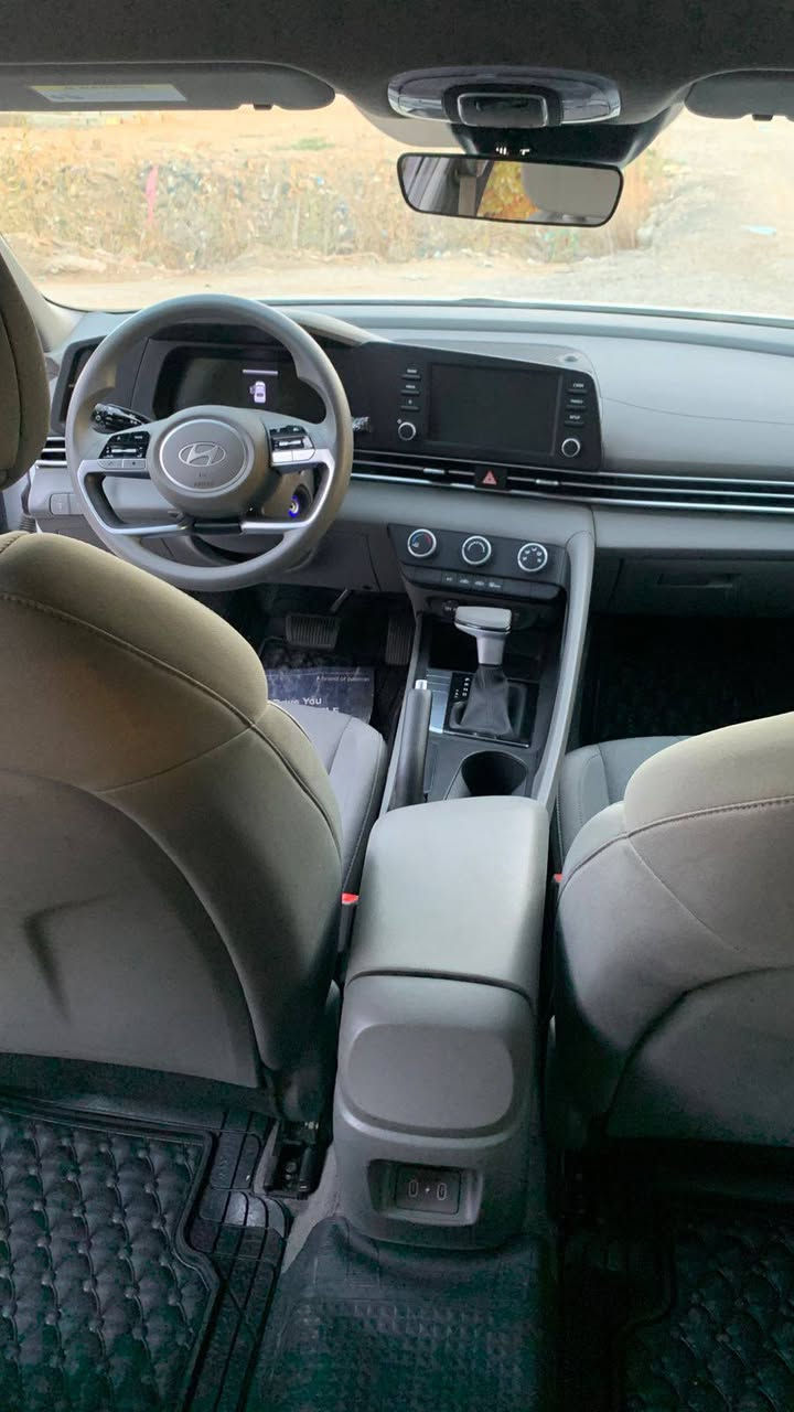 الانتره أمريكي (٢٤) أبيض ماشيه (١١ ) نص مواصفات اضرار خفيفه بدون إرباك بس دعاميه اصبع بنيد .. با سمي ( بدون رقم ،، المكان ديوانيه مكلف بالنشر ***********
