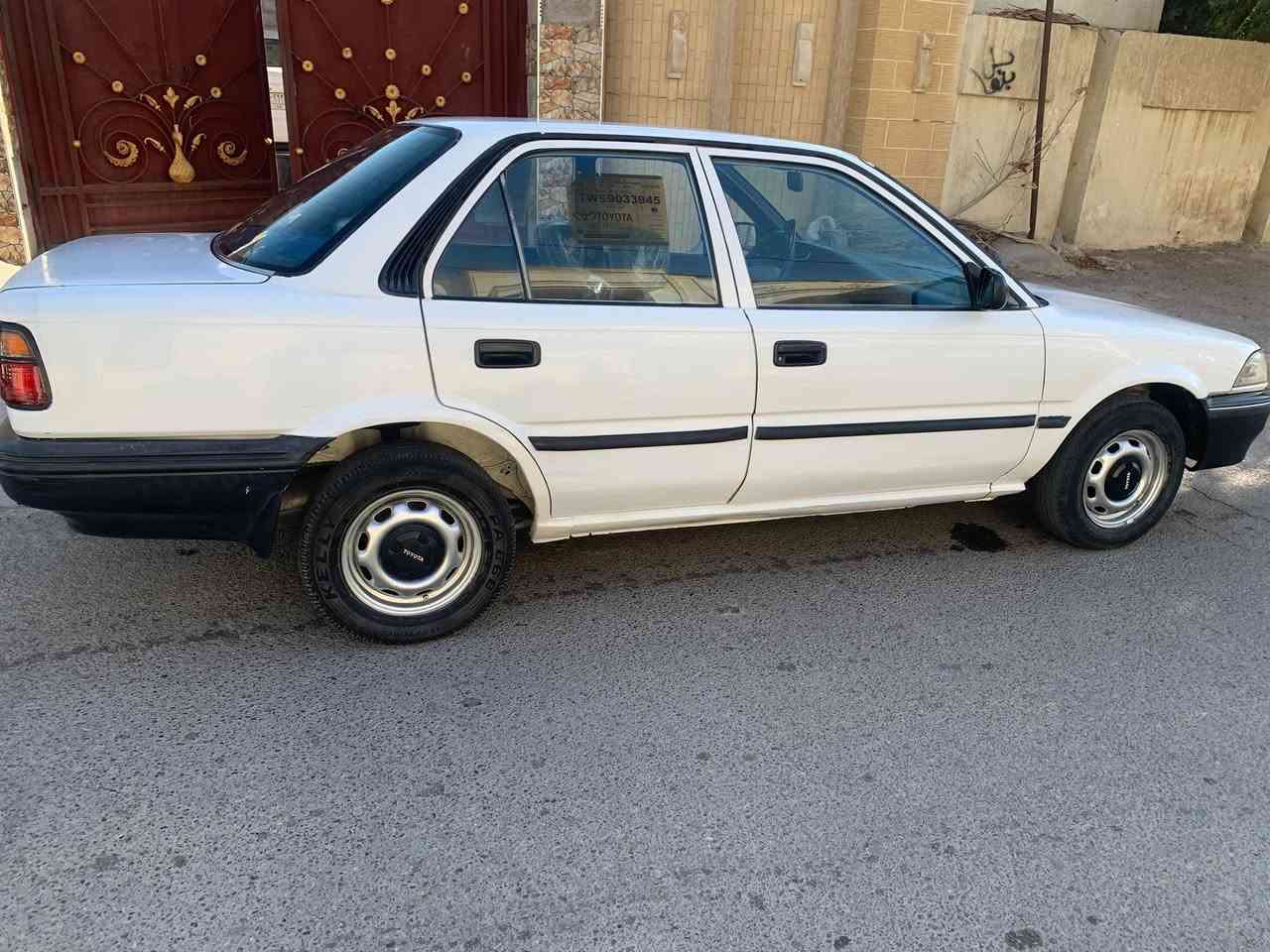 سلام عليكم للبيع كورله موديل 90 ايسر ابلادي محرك نوزل كير اوتماتيك خير من الله الحداديه نظيفه الكهربائيات شغاله التبريد مايشتغل مابيهه ضربه صبغ اابلادي فقط بيهه جاملغ ايسر جهه السائق بي صبغ فقط  السعر 52وبيهه مجال بسيط رقم الماني بغداد تحويل ثاني يوم مكاني بغداد البلديات وهذا رقمي ***********
