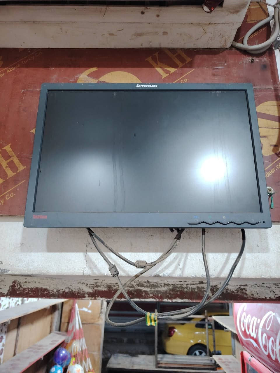 رفوف خشب تزكام شغل ترج اول العدد 5 للبيع انا مكلف بالنشر العنوان الماجديه الشراي اتصل على الرقم ***********
