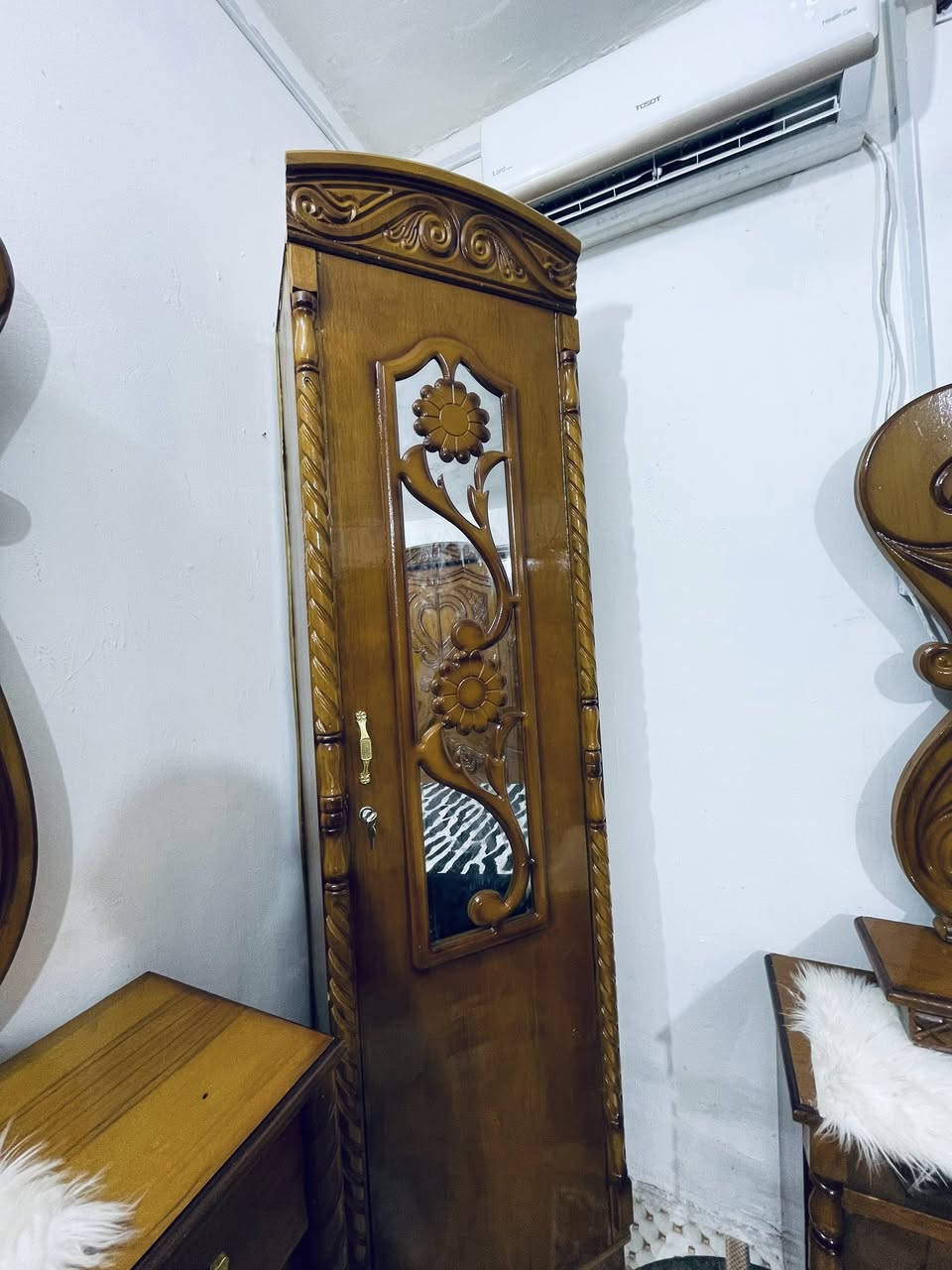 غرفه عراقيه تسكام نظيفه سعر 850 عنوان زبير   ***********. رجآ مو شراي لايتصل
