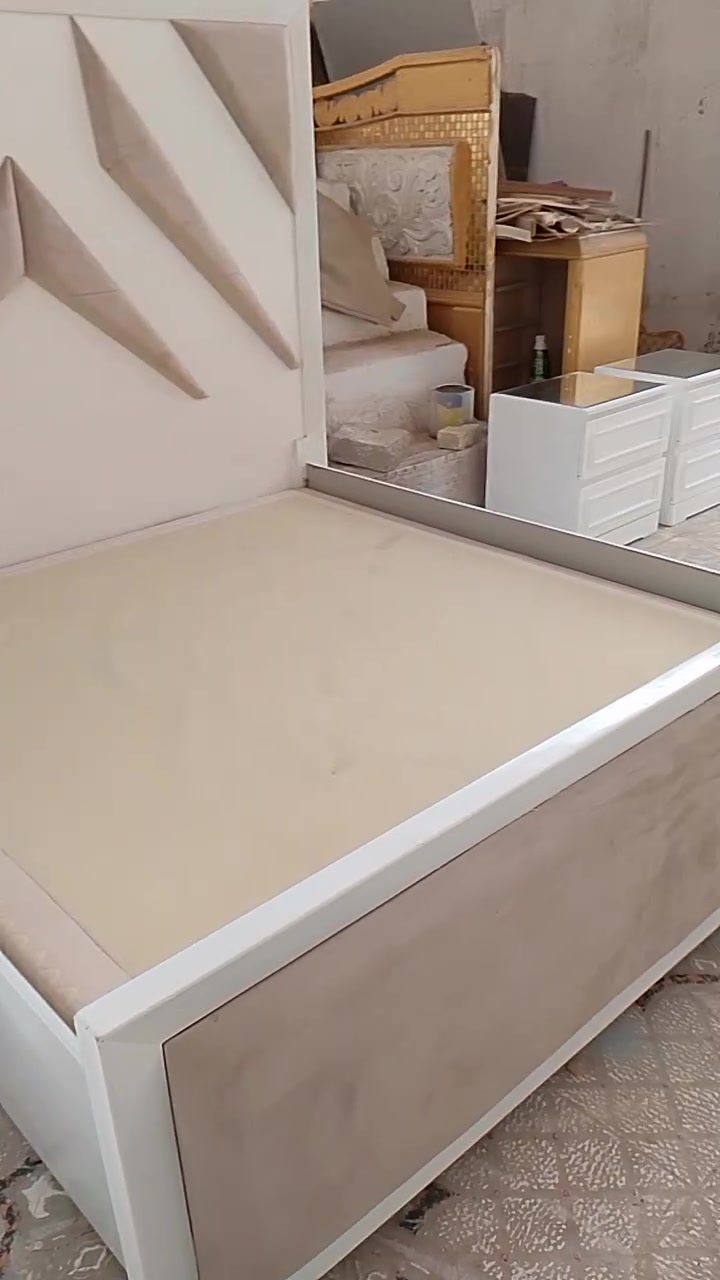 معرض سليم
غرفة نوم كويتيه إيطاليه مستخدمه شرط جماليه ونظافه ومتانه وشرط كويتي إيطالي مو تركي ولا ماليزي غرفه تتكون من  6 قطع كنتور 6 باب 3 متر برفوف هوايه 

سرير نفرين مترين طول بعرض مسرح مدوشم وتخت نظيف ومدوشم  كومديات عدد 2. ميز مرايه ب6 مجرات نظام حلو 

+ ملحق إضافي بابين ورفوف من الداخل عنوان داخل المنشور السعر  مليون و 350. ألف ***********
