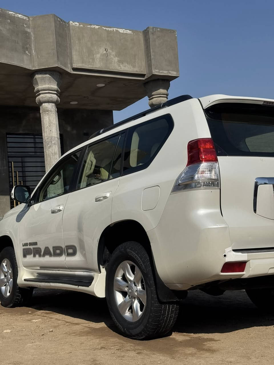 السلام عليكم برادو موديل 2011رقم السليمانية محرك 2700اربعه سلندر خليجي مكفوله كفاله عامه***********
