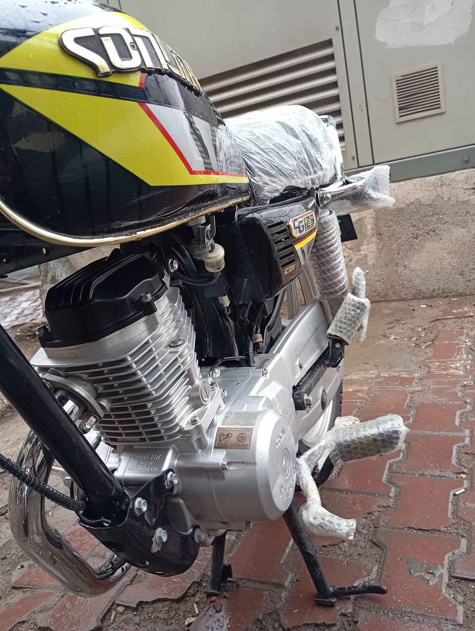 سلام عليكم دراجه سونك موديل 24 صار 4 اشهر من نازله دراجه فول نضافه ربع مذب عليهة بغداد مدينه صدر (***********)
