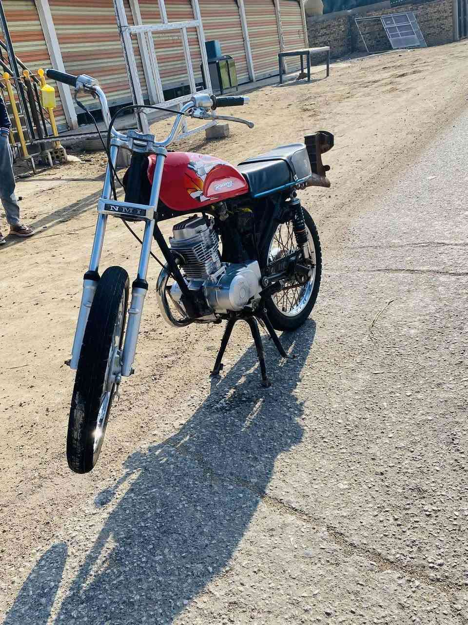 سلام عليكم دراجة نامه اصلي للبيع 2022 أوراق بلاد السعر 500 وبيه مجال مكان حله ابو غرق رقمي *********** بدون راصطه
