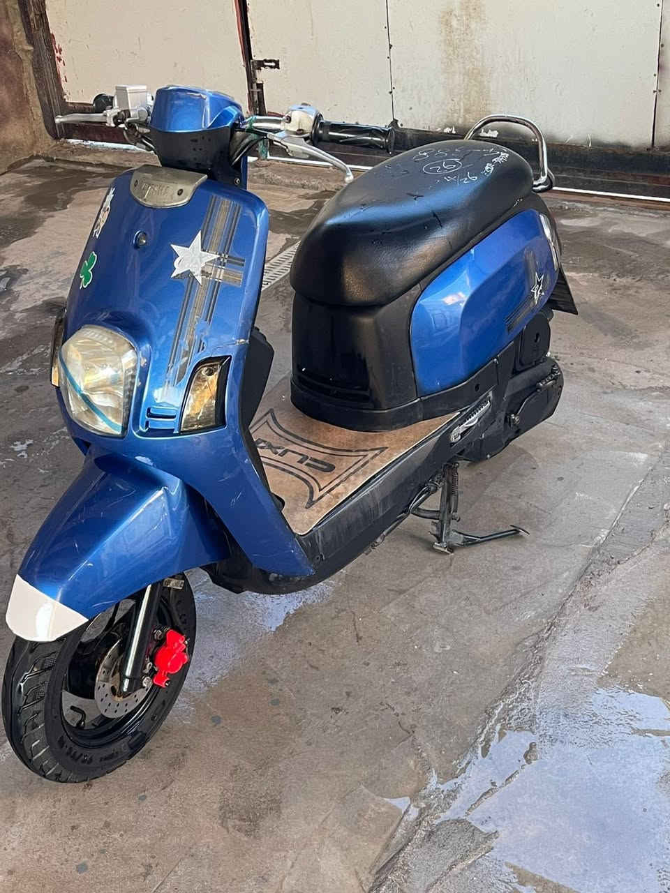 سلام وعليكم اخون من رخصتك صاحب الگروب دراجه بوليس  كابريته حلوه ونضيفه الدراجه مفتوحه مبدل بيها بستم الدراجه مال جناي بوشه بلاد ٤٩  شادلها سلف رياضي مثل ماموضح بل فيديو   كفرات بلاد  مكان الدراجه بصره ابوالخصيب بشارع الميناء السعر ٧٠٠ وبيها مجال ***********
