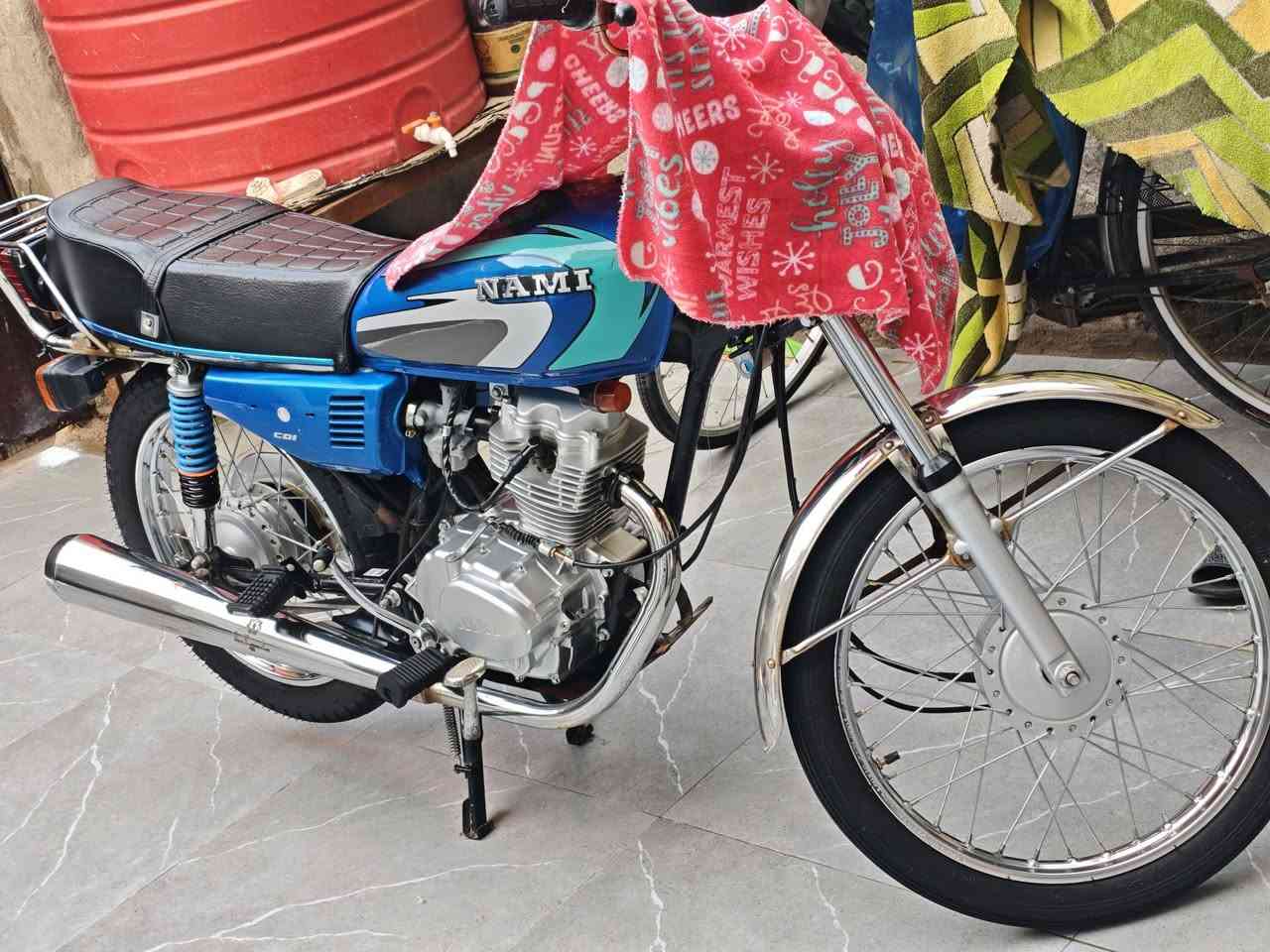 دراجه كامله من كلشي وكفاله عامه  مستعجل ع البيع  سعر700 مجال قليل ***********
