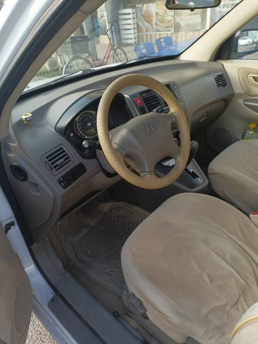 هونداي توسان موديل 2010 رقم اربيل دولي باسمي شرط التحويل سياره مكفولة كفالة عامه بيه بس باب السايق اشويه تعديل بارد كير مكينه حداديه كهربائيات كله شرط مكان كركوك شارع القدس *********** كركوك, العراق
