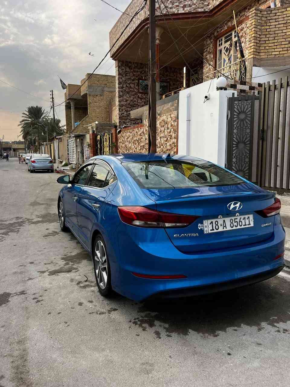السلام عليكم
للبيع النترا موديل 2017 
وارد امريكي كلين سونار موجود
مكينة 2000 دوش 
كير AT 
رقم بابل 
لمتد 1/1 
3 بصمات 
ترحب 
اشاير بالمري 
فتحة سقف 
حساسات 
رادارات 
مثبت سرعة 
شاشة ابل كار بلاي + اندرويد اوتو 
تحديد مسار 
لد نهاري + كشاف نهاري + رؤية ليلية 
كشن كهربائي 
الكشنات الامامية تدفئة تبريد 
الكشنات الخلفية تدفئة 
تحكم ستيرن جهتين 
3 انظمة قيادة 
تبريد ثلج + تدفئة 
بعد بيها هواي مواصفات ما ذكرتها 
السيارة كاملة متصرف عليها دينار 
هـ/***********
