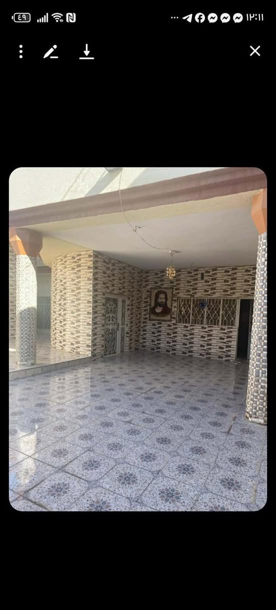 السلام عليكم …بيت معروض للبيع المساحة ٣٣٦م طابقين يحتوي على اربعه غرف نوم واستقبال وكندور ومطبخ و٣ صحيات معاملة طابو كاملة الموقع: ورديه خارج سيف سعد قرب مستشفى الكفيل قريب جدا عن الشارع العام ثالث بيت عن الشارع،،للاستفسار الاتصال على هذا الرقم ***********
