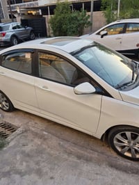 شباب عندي هاي الاكسنت للبيع سونار وياها بسمي ١٠٥ /07803639926الي مايعج...