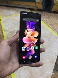 Galaxy Z Flip3 5G  ذاكره 256/12 مكفول من كلشي بوبجي 90فريم  شرق اوسط د...