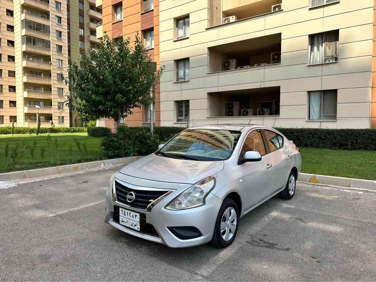 نيسان صني هندي 2019 يه ك جاملغي بيشه وه صبغه. و بستك جاملغي بشته وه ته زره ي هه وليري هه يه 
***********
*********** أربيل, العراق
