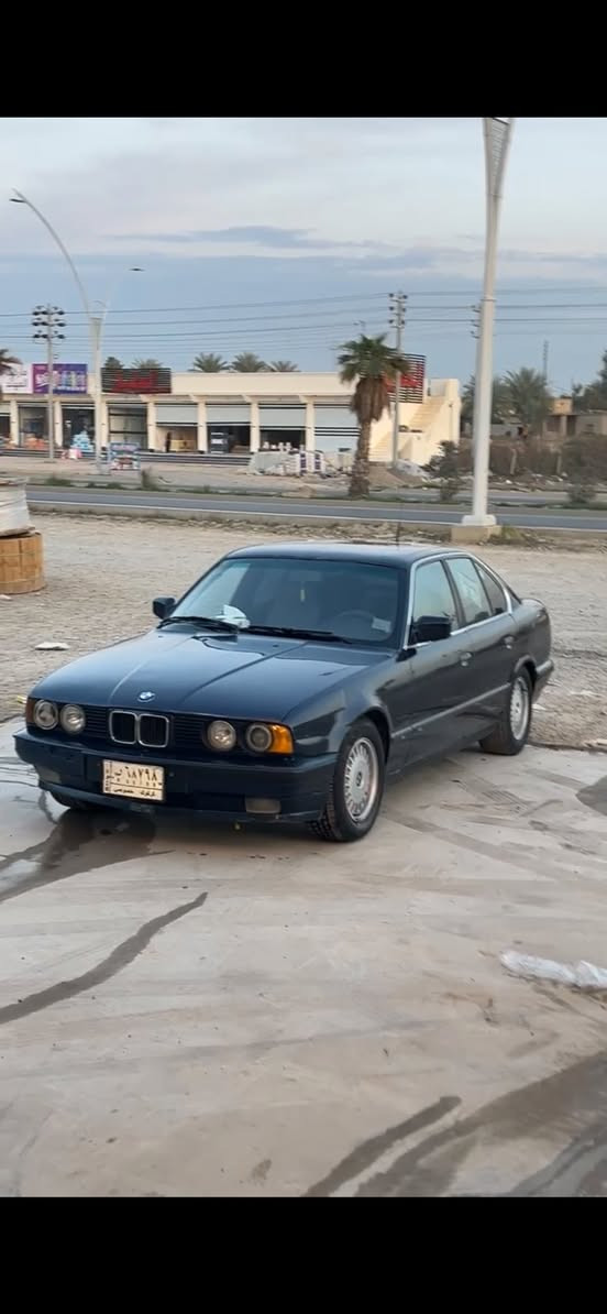 السلام وعليكم 
BMW 
موديل 1992
مصبوغة جمالية 
محرك كبس فانوس
كير محرك شرططط
كهربائية كلها شغاله 
تبريد تدفئه شغاله 
حداديه 80%
داخل جلد نضيف 80%
رقم كركوك الماني 
سنويه صاقطه ب2022
شرط التحويل 
سياره ما ناقصها شي
مكان تكريت / العلم 
بيع فقط بدون مراوس 
السعر 50 وبيها مجال قليل

***********
