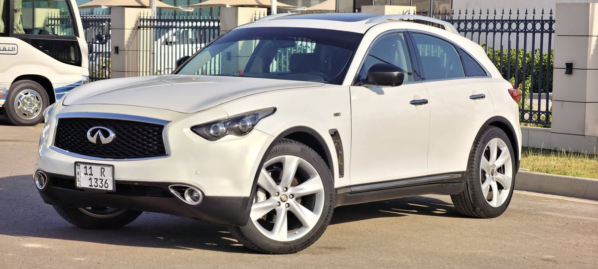 وحش للبيع او مراوس 
انفنتي XF50S 
ماشيه 146 الف 
محرك V8 
390HP 
تبريد وتدفئة المقاعد الأمامية
كاميرات 360 درجة
نظام ملاحة
نظام صوت Bose +دبل شاشه امامي وخلفي تلفزيون 
السياره فول مواصفات للاخير 
رقم بغداد باسمي تحويل مباشر 

السعر 135 ورقه 
عنواني واسط الكوت 
للاستفسار الاتصال على الرقم 
***********
***********
