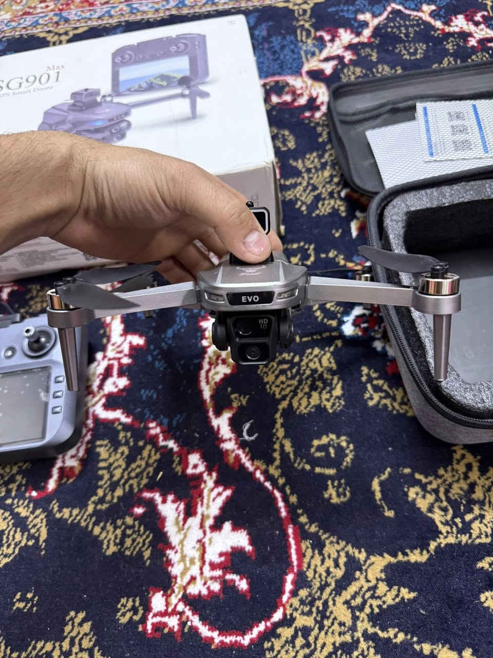 درون SG 901 للبيع فول نضافه مع كامل ملحقات جوستك بلادي مع طياره وبطاريه وكبيل شاحن 🔌 متوفر توصيل كل محافضات مده استخدام 25. دقيقه كامره فول HD مده 3كيلو ارتفاع 150 متر عنواني كركوك للاستفسار ***********
