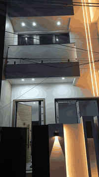 دار حديث للايجار تشطيب جديد فول بناء يحتوي على ٢ نوم سويت وصاله ومطبخ وخدمات
موقع مميز في الدوره حي المعلمين
للاستفسار الاتصال على الأرقام *********** أو ٠٧٩٠١٧٥٠٠٦
