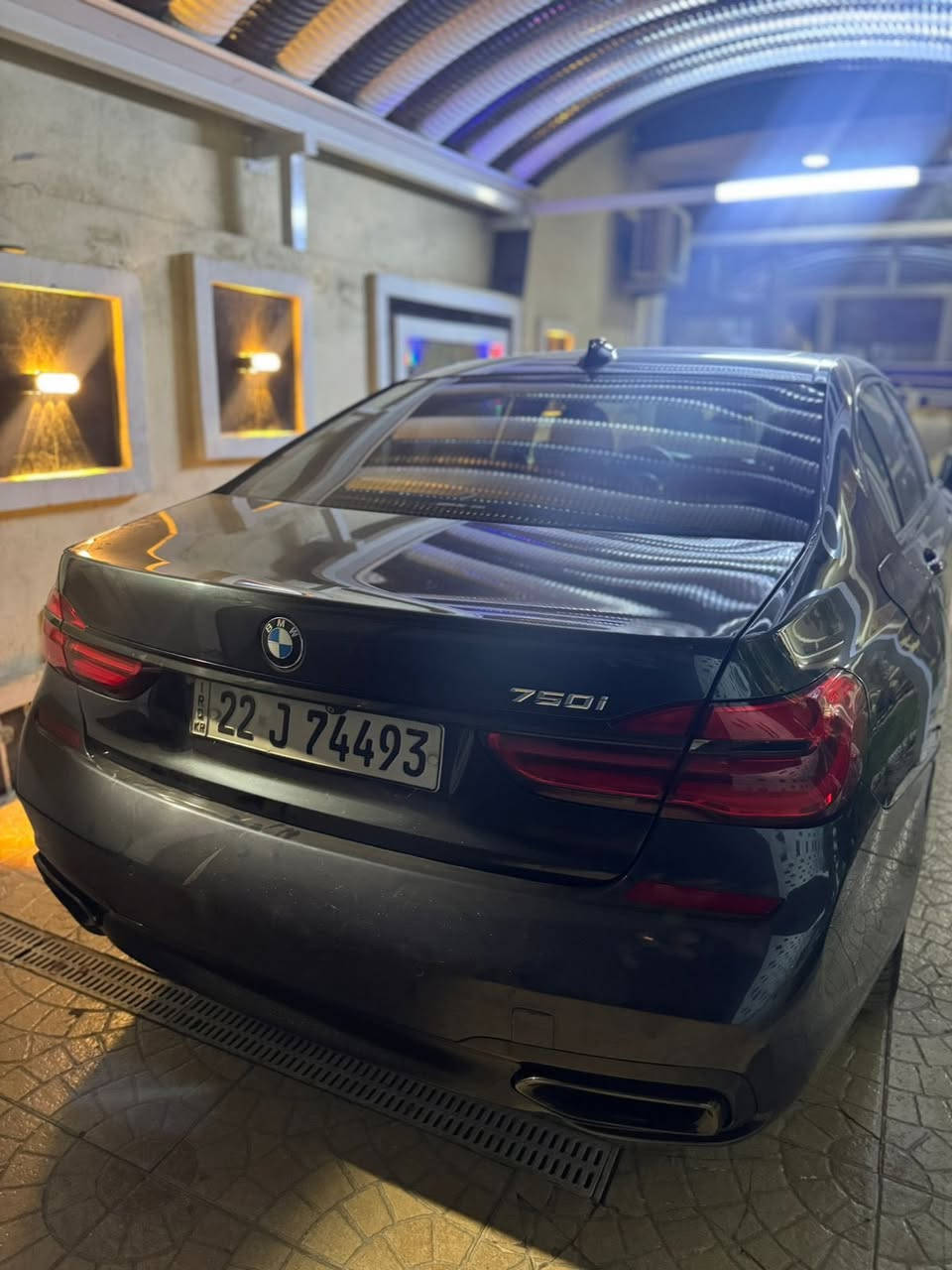 سلام عليكBMW حجم750i موديل 2017 مكينه 8 سلندر فول مواصفات گير مكينه مكفولات بيهه ضربه بخشم البنيد والجاملغ عله كد شبر السياره وكالة العروش مواصفاتهه رادرات اماميه وجانبيه وحساسات اماميه وجانبيه داخل لونين مشمشي واسود شاشه عاكسه بردات كهربائيه سقف بانوراما جنطه كهربائيه بيبان شفط
رقم اربيل تحويل ثاني زيوم 
السعر /320 وبيهه مجال وترهم مراوس 
للاستفسار/ ***********
