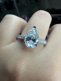 ماس • موزنايت • مجوهرات