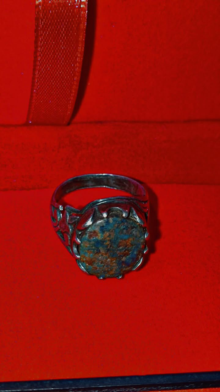 عندي ٧ محابس فضه اصليات سعرهن كلهن ١٣٠ الف مكان بغداد الجديدة موبايل ‭٠٧٧٥ ٥٦٠ ١٧١٣‬
