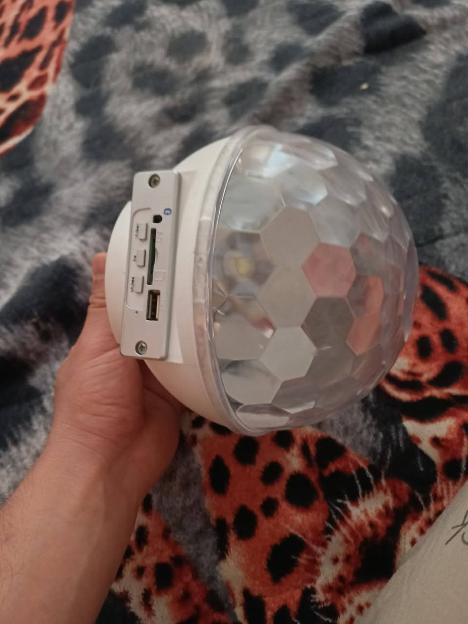 غراض للبيع وكلمن وسعره ستلايتات سماعات بلازمه جديد نوع ال جي اصلي خلفيه بيضه بدون نت تلفزيون ال جي اصلي قياس ٢١ كامره خفاش تربط عل موبايل سماعه اذن بلوتوث بلي تو جديد دفدي دفتري وسماعه نشره والخاص موجود مكاني الحسينيه


**إذا كنت صاحب هذا الإعلان وتريد حذفه لأي سبب، رجاءا أرسل رسالة إلى الدعم الفني**