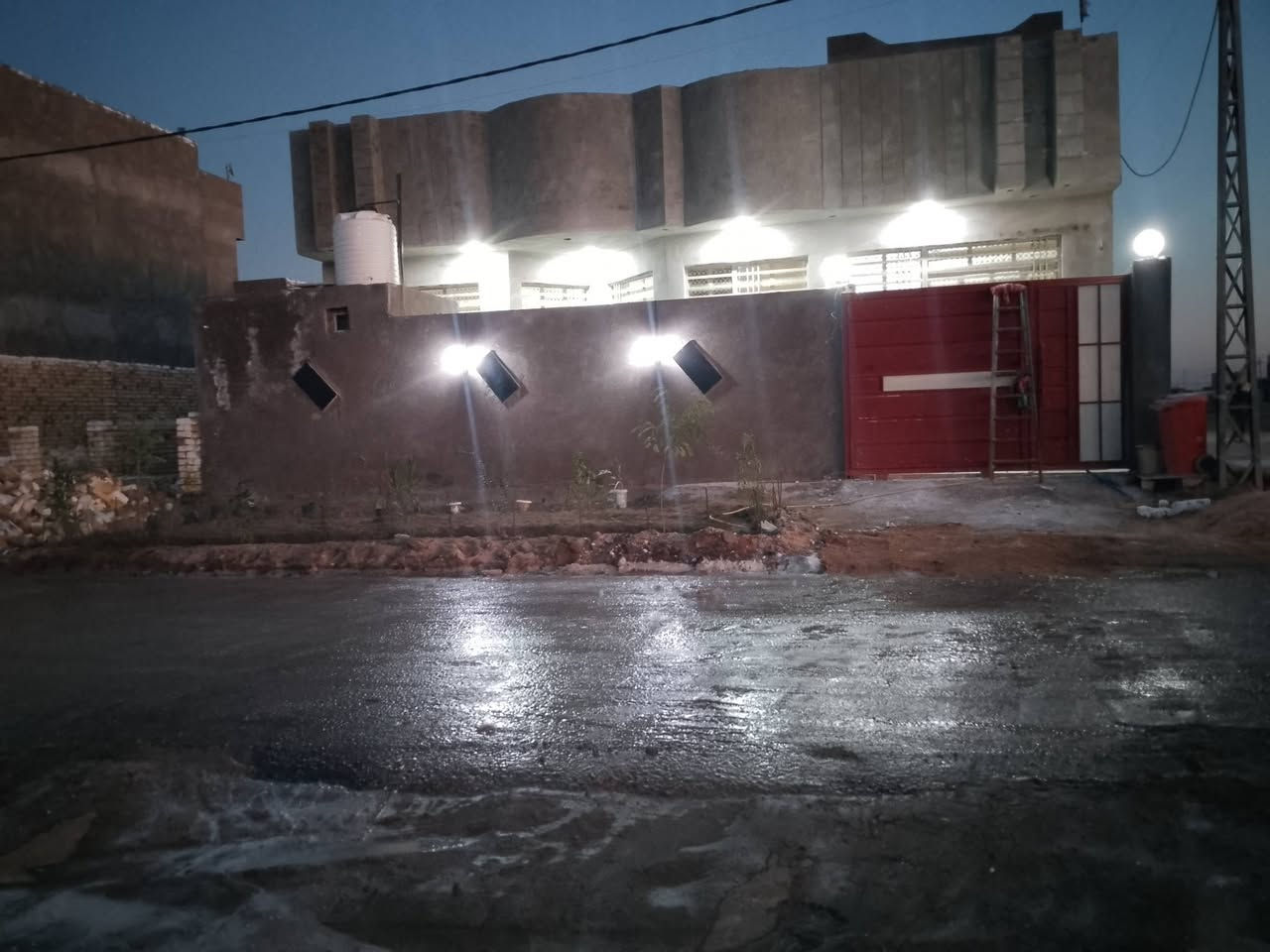 بيت لبيع مجمع نبيل الحاجم مجمع الزهراء علي الحولي ركن زراعي سند 25 200متر***********
