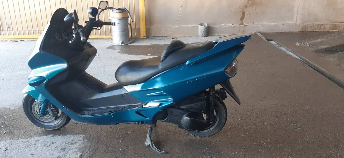 فورزه ياباني صفر 6كلشي شغال 
سعر راح يعجبك رقمي ***********
