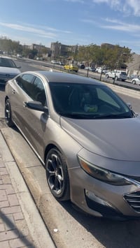 2022 LT  السيارة جدا نظيفة حادث دعامية فقط بدون اي قطعة صبغ فقط بارد ب...