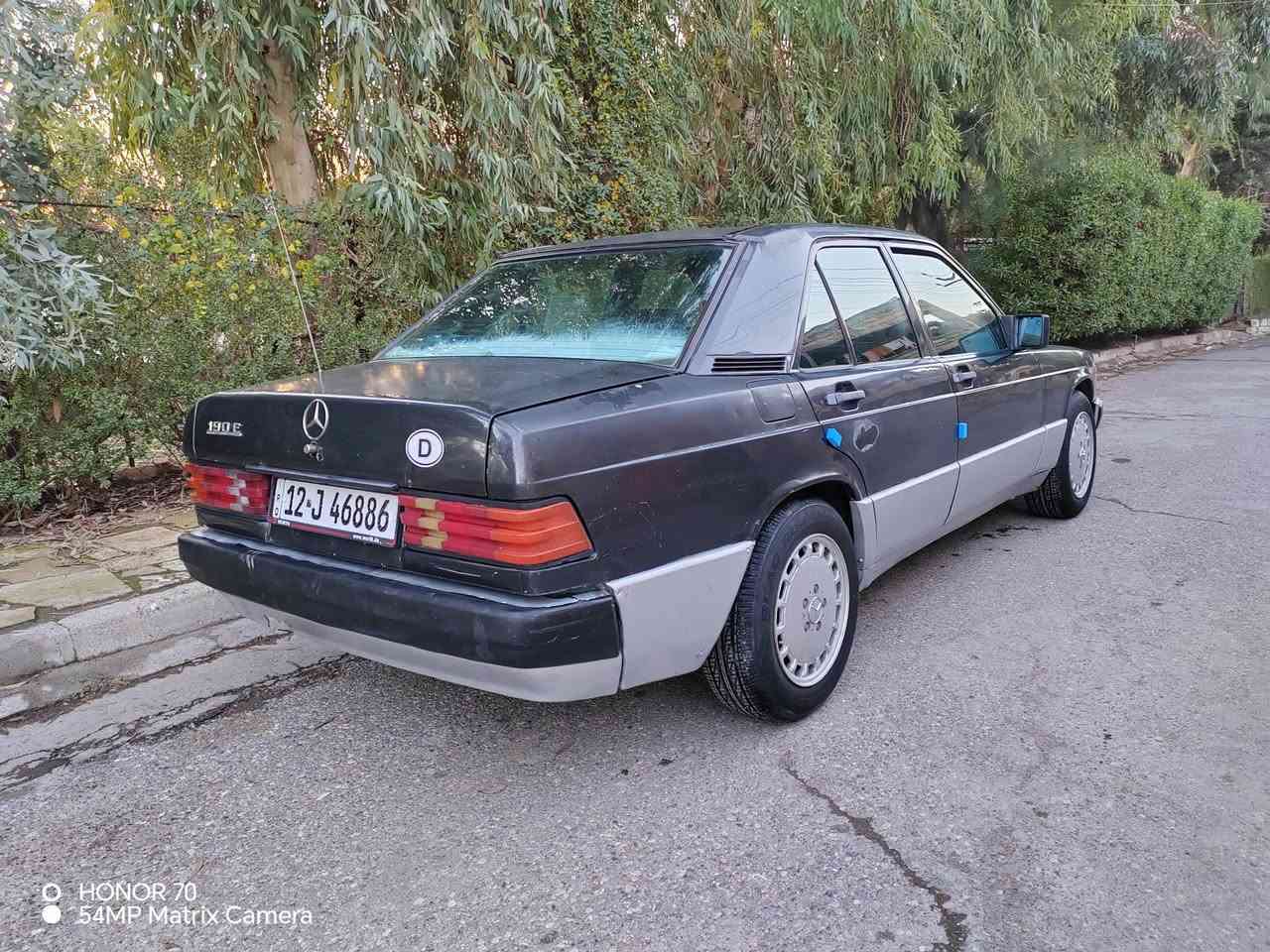 مارسيدس حجم (190) محرك (4) سلندر بي صرف  كير (اوتوماتيك) شرط (كابون) بانزين بيها رقم نينوى دولي جديد سنويه (2030) شرط تحويل السعر (37) وبيها مجال بسيط
العنوان موصل حي الحدباء اللاستفسار اكثر الاتصال على الأرقام التالية 
 *********** اسيا 📞
*********** كورك 📞
ساعات العمل من الساعة ١٠ صباحآ وحتى الساعة 11 مساءآ 
نعمل في جميع ايام الأسبوع (أهلا وسهلا بكم)
