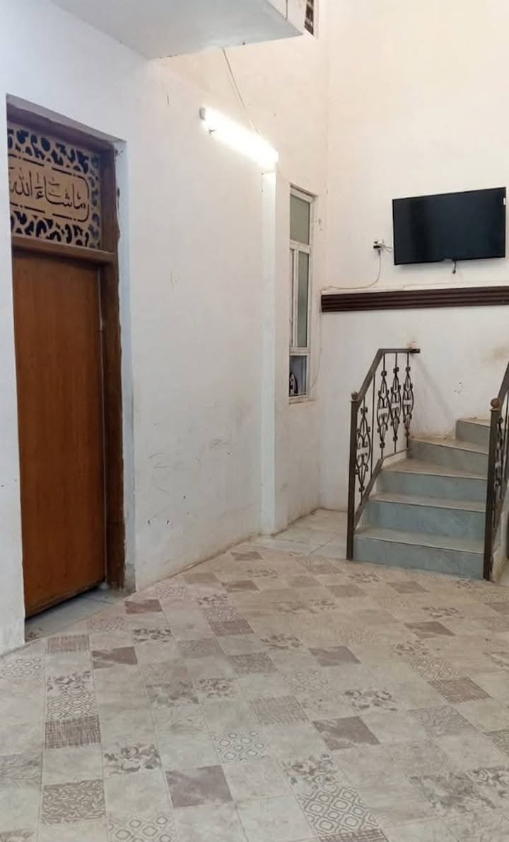 السلام عليكم
‏بيت للبيع طابقين طابو 25 مساحته 220 م يحتوي على استقبال ومطبخ وصالة كبيرة وغرفتين نوم وصحيات
‏ والطابق الثاني يحتوي على غرفتين نوم نظام سويت كافة الخدمات يصلح حسينية او مدرسة العنوان كربلاء يبعد عن شارع بغداد حوالي كيلو قريب من مطبخ العتبة للاستفسار الإتصال ***********
