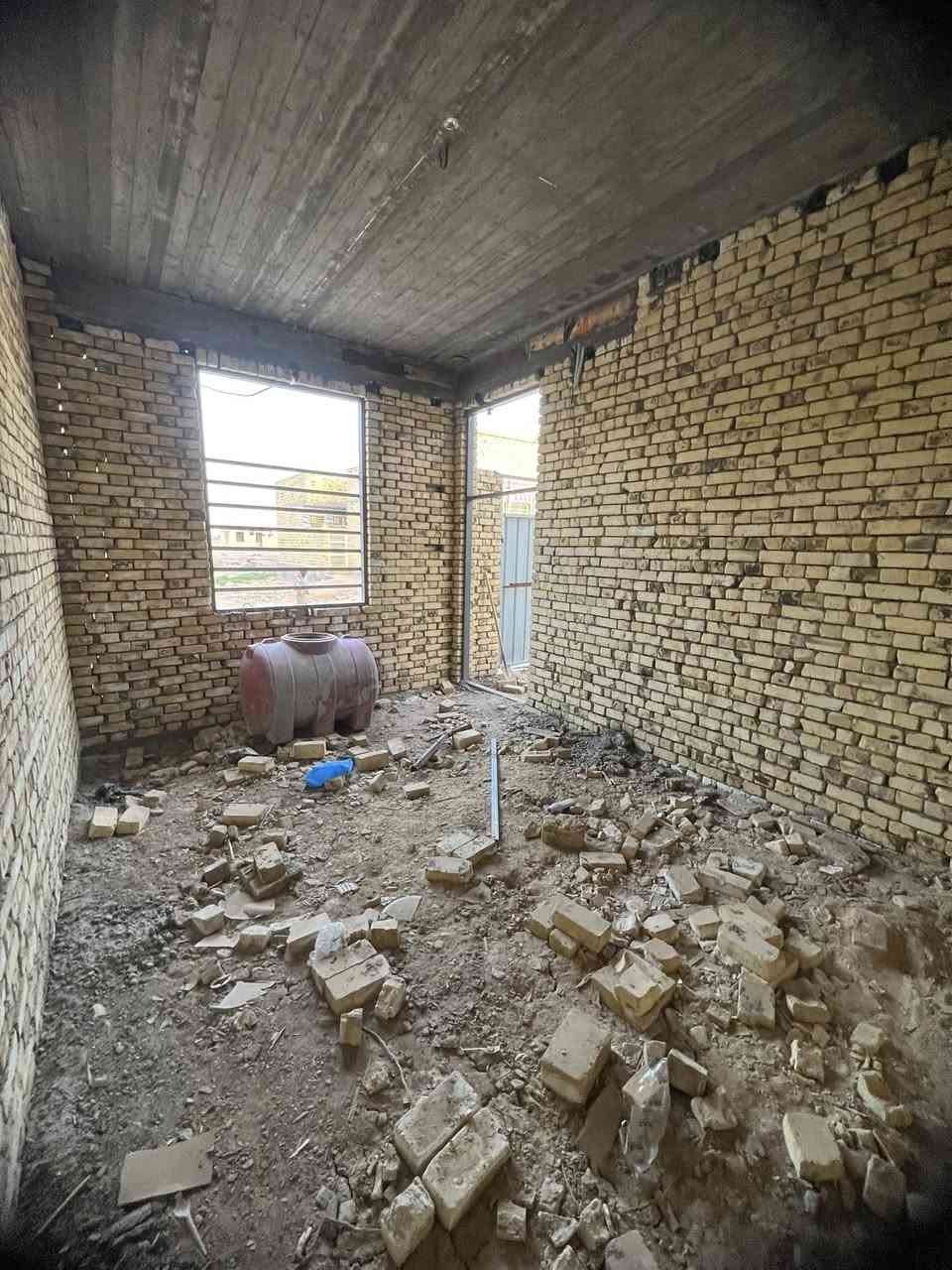 هيكل للبيع 🏠
🧾نوع العقار شاغر 
📉المساحة ١٠٠م النصف الأمامي
الـسـعـر ٣١
العنوان 📍حي الفداء 
للأستفسار ☎️***********
