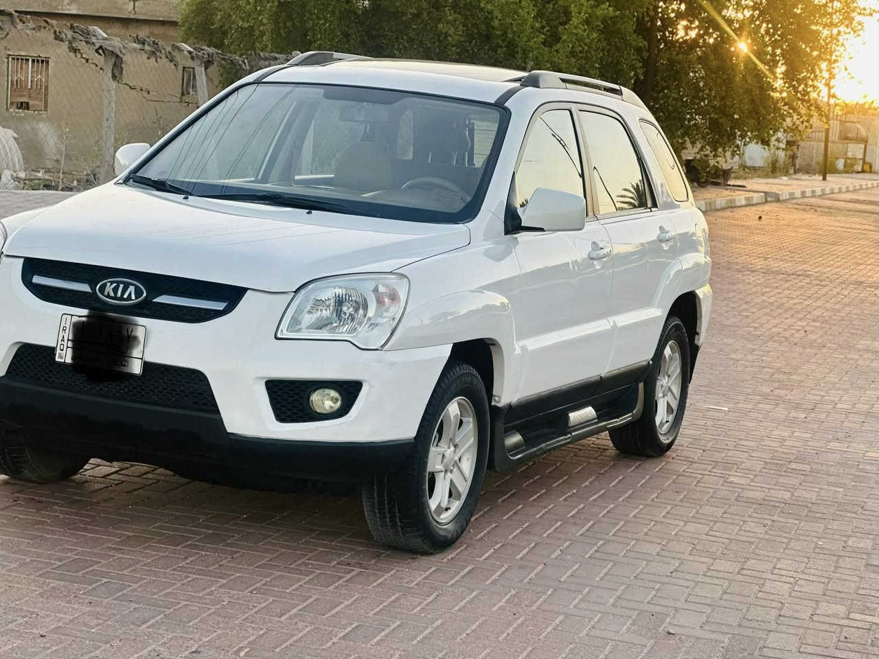 السلام عليكم سبورتج 2009 كفاله عامه من كلشي من تبديل وصباغ والفتح وكير ومحرك ما مفتوحات جديده سيارا 
كير محرك حداديه تبريد كله كفاله 
سياره اب اسم عمي فول موصفات 
فتحه 
داخل بيجي 
شاشه
داخل صاج 
محرك 2000 دوش مامفتوح 
ماشيه 200
سويه الى 2029
عنوان كربلاء 
سعر 119
رقم الهاتف ***********
