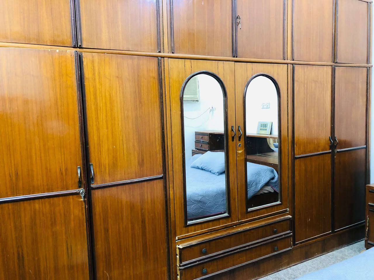 السلام عليك غرفة  اخشاب صاج اصلي للبيع للتواصل على الرقم *********** و***********
