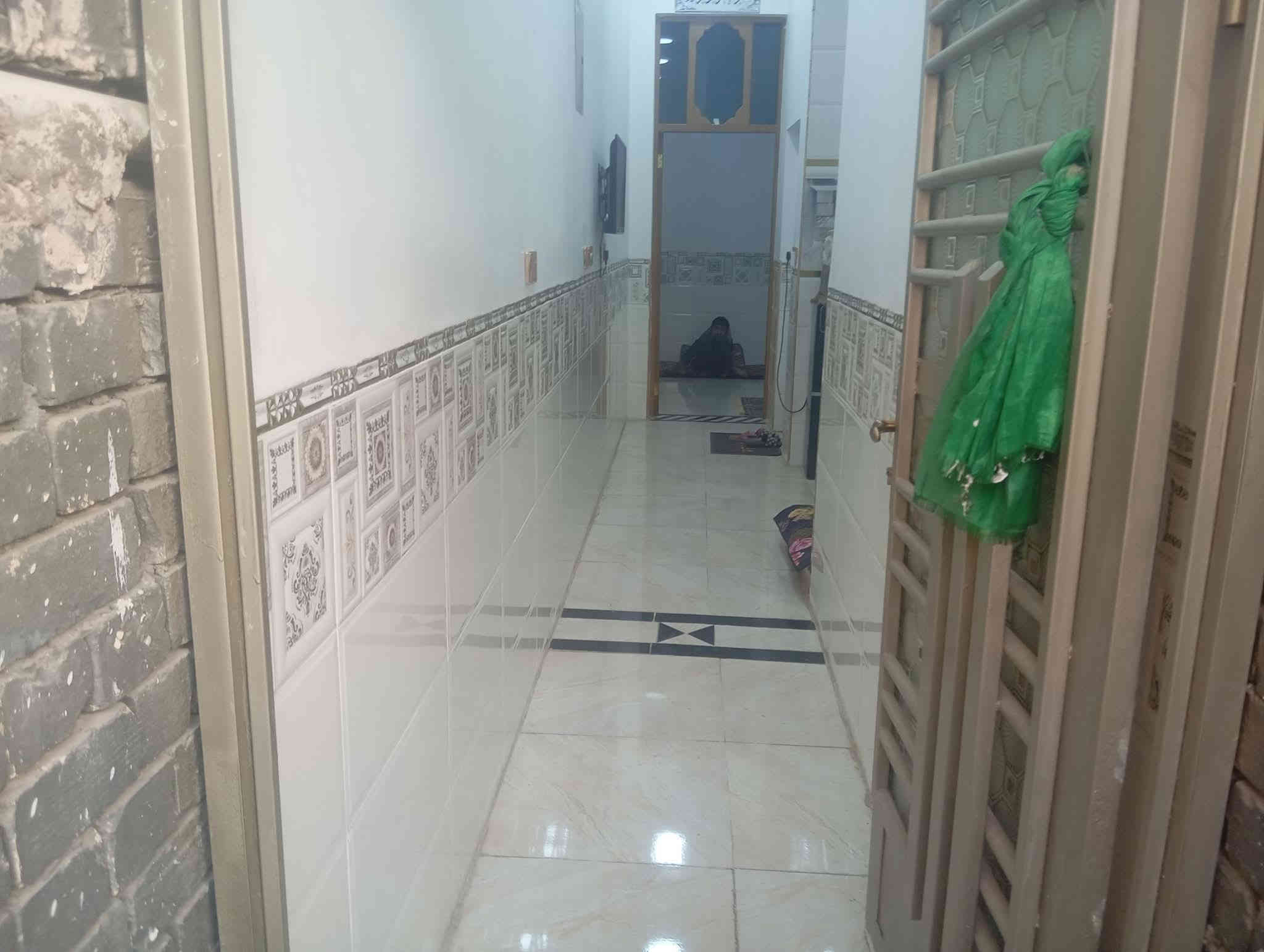 بيت للبيع منطقه حي الفرات قرب بانزين خانه حي النصر البيت  بناء حديث صارله 6 اشهر ماء كهرباء مجاري تبليط كامل خدمات مساحه 70 متر واجها 5 وربع ونزال 13 مثل ما موضح بلصوره طابوك رفت صب مسلح بناء  طابقين طابق اثاني ماكامل عوزه بس صبه زراعي سند ٢٥ ملك شخص وليس مملوك الدوله سعر 55 وبي مجال ‏‪***********
