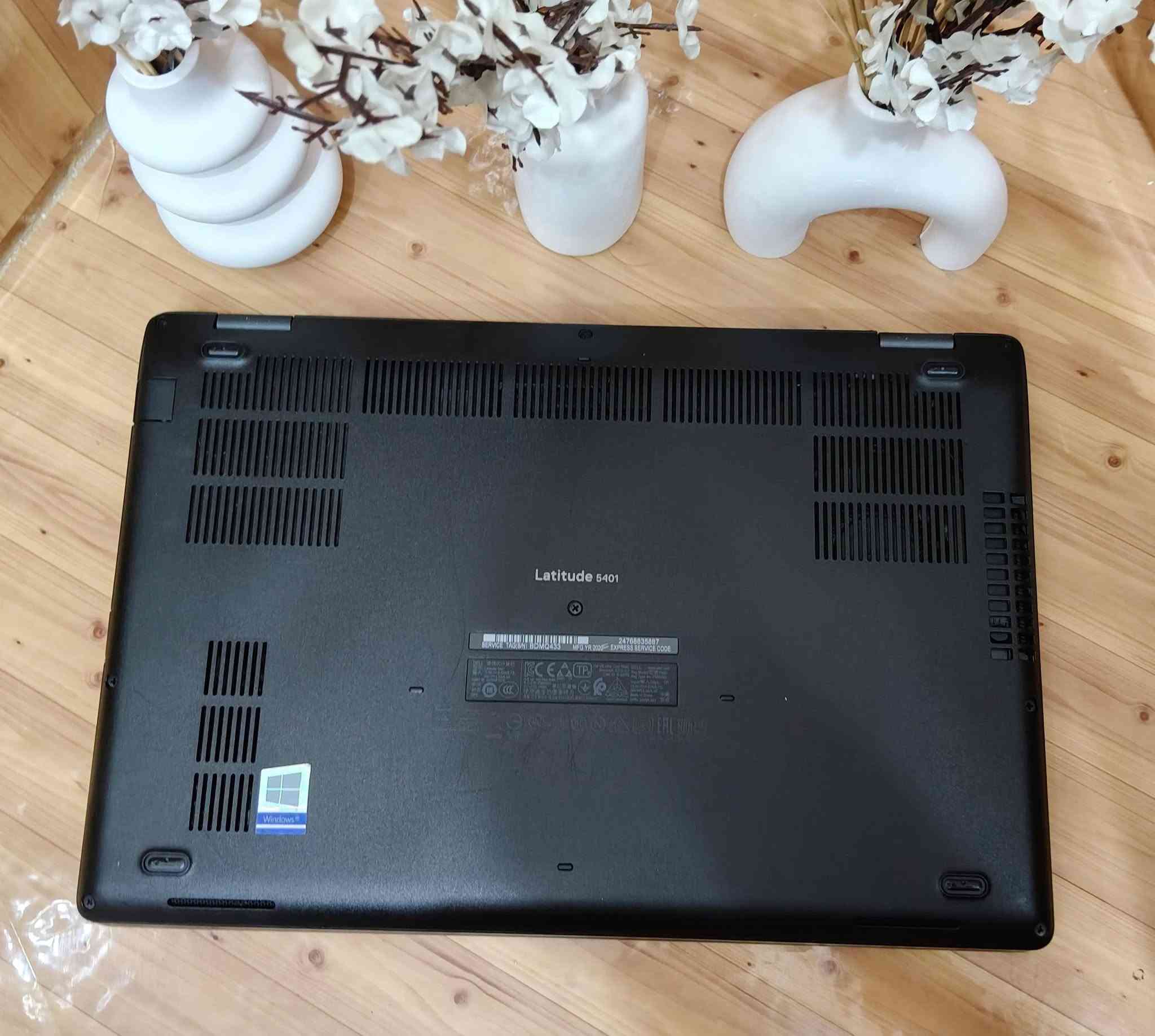 💻 Dell Latitude 5401 💻
⚡ المعالج: Intel Core i7 الجيل التاسع
⚡ الرام: 24GB
⚡ التخزين: 256GB SSD
🔥 جهاز قوي من فئة Latitude المخصصة للأعمال، يتميز بالأداء العالي والاستقرار الممتاز، مناسب للدراسة، العمل، البرامج المكتبية، وتعدد المهام بكل سلاسة.
🚀 بفضل معالج Core i7 والرام 24GB، يوفر تجربة سريعة ومريحة حتى مع تشغيل عدة برامج في نفس الوقت.
💼 خيار ممتاز للطلاب، الموظفين، وأصحاب الأعمال الذين يبحثون عن جهاز عملي واعتمادي للاستخدام اليومي.
✅ أداء قوي وسريع
✅ رام 24GB لتعدد المهام
✅ جودة تصنيع ممتازة
✅ مناسب للدراسة والعمل
✅ جاهز للاستخدام مباشرة
🚚 متوفر توصيل لجميع محافظات العراق
🛡️ ضمان 10 أيام على الجهاز
📩 للاستفسار عن السعر والتفاصيل راسلنا على الخاص. 💙💻🔥


**إذا كنت صاحب هذا الإعلان وتريد حذفه لأي سبب، رجاءا أرسل رسالة إلى الدعم الفني**