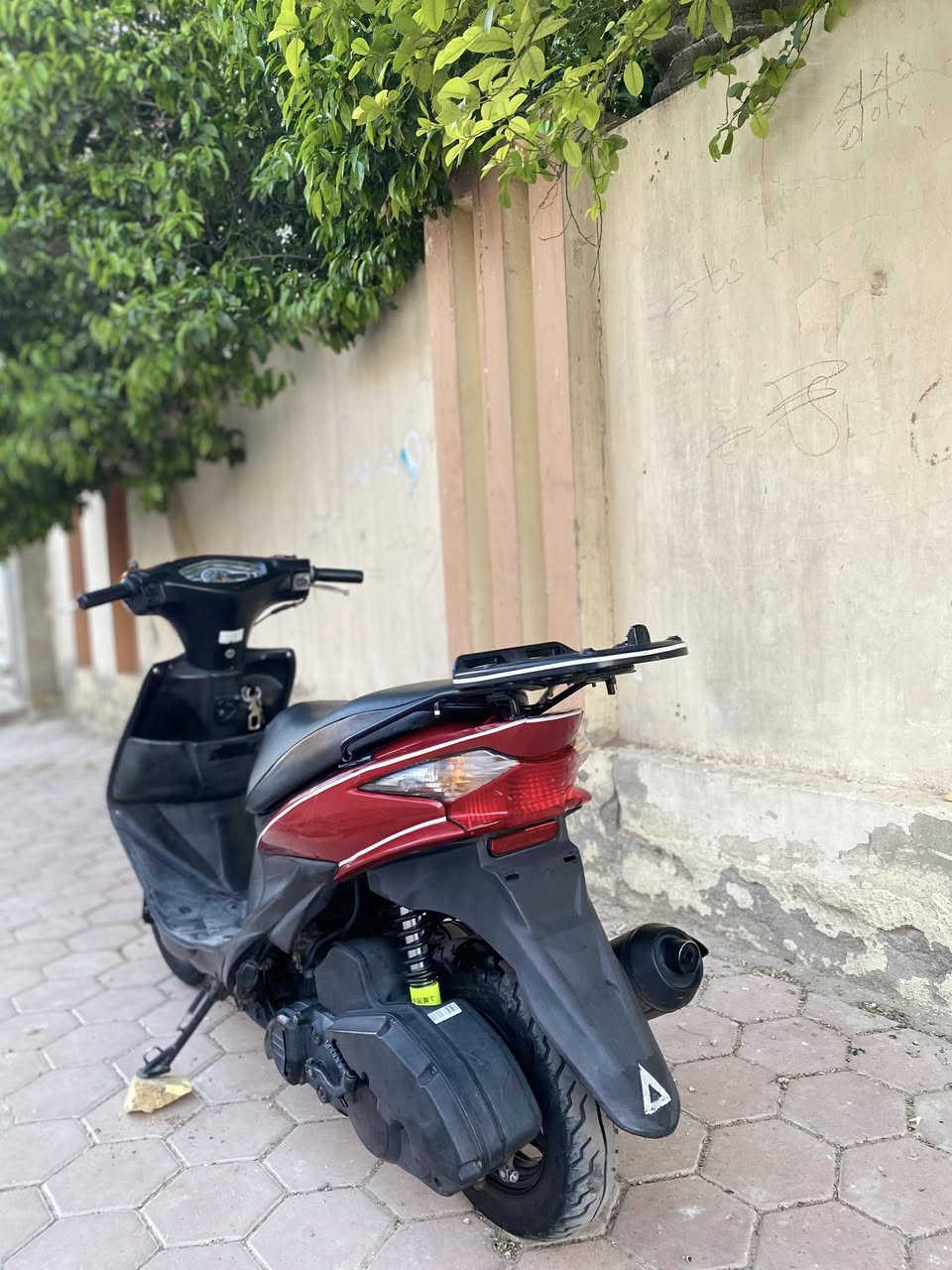 السلام عليكم
ادرس حديث ياباني
تجفيت جديد صارلك يومين
كفرات اصلي لون كرزي
نوزل جديد
كهربائيات كاملة
كفرات نضيفة
الدراجة مبيهة نقوصات هواي
ملاحضة الكفر الأمامي موجود بس اني شايلة
السعر ٥٧٥ وبيهة مجال


**إذا كنت صاحب هذا الإعلان وتريد حذفه لأي سبب، رجاءا أرسل رسالة إلى الدعم الفني**