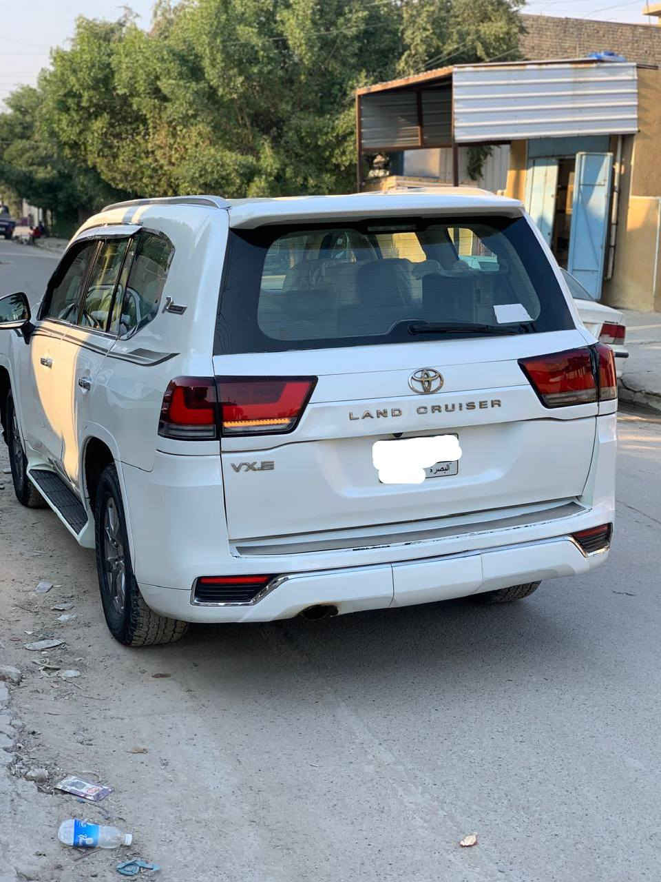سلام عليكم 
لاندكروزر للبيع 
موديل 2014. محدث موديل 2024 
داخل وخارج تحديث كامل 

رقم بصره مميز كلش حلو 
هزه جديده ما يحتاج تدخل هزه 
فول مواصفات كشنات كهرباء بصمه فتحه 
3/ قطع تبريد تحكمات فول مواصفات 
السياره 
حادثهه جاملغ وبنيد ومصبوغه عام 
مكان السياره بغداد 
السعر 255 وبيهه مجال 
هاذه رقمي للتواصل 
***********
