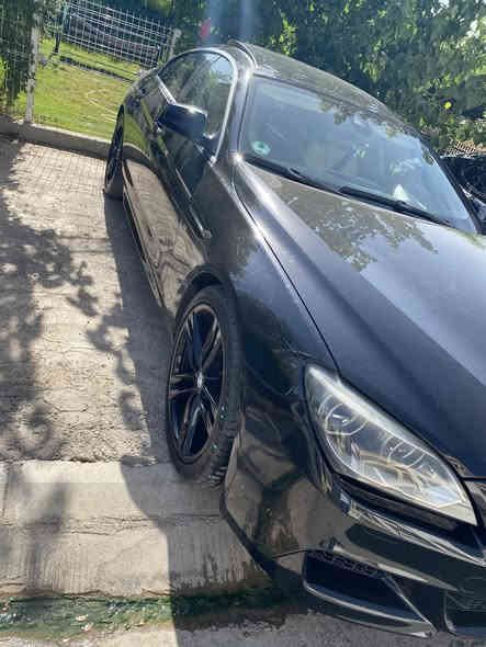 سلام وعليكم 
BMW -2014- حجم 640
وارد الماني ضمان 
فول مواصفات ما عدا بردات كيج الكتروني داته شو 
ماشية ١٦٧ الف كيلو متر 
جاملغ سكن امامي مبدل ومصبوغ  بدون ايربك
مكان السياره موصل 
السعر 22000 $  وبيها مجال
***********
