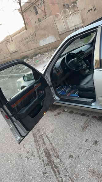 سلام عليكم للبيع مارسدس شبح موديل 95 مكينه خراطيم بيه منظومه غاز /منظومه بانزين كله جديد باتري جديد صدر جديد امامي خلفي تبريد تدفئه شغال كشنات كهرباء مري شفط كير D4 السياره باسمنه رقم بغداد بيه نواقص بسيطه تعال وشوف بعينك السعر 80 وبيه مجال مكان بغداد الشعب تفاصيل اكثر اتصل ***********
