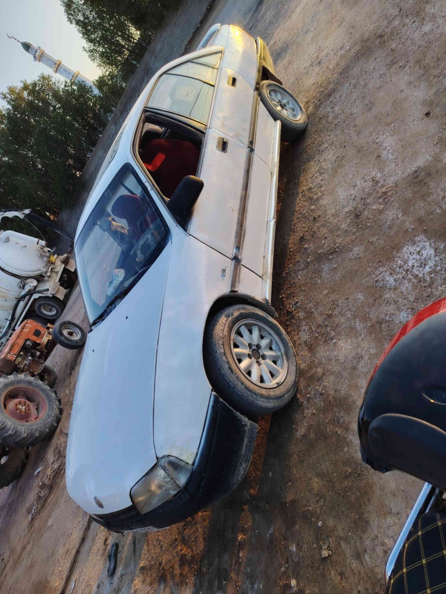 السلام عليكم اوبل للبيع موديل 90 سعر السياره 20 وبيها مجال مكان السياره قضاء هيت ناحيه كبيسه اي استفسار اتصال على الرقم ***********
