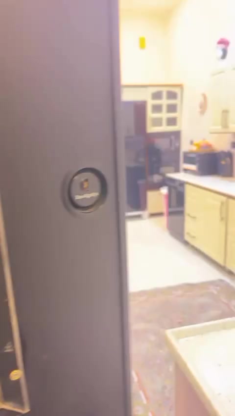 غرفه نوم عدد ٢ 
تركي كل ضرر ماكو 
مكان جسر الدوار يم محطه سما الكاظمية 
أي استفسار وات ساب ***********
