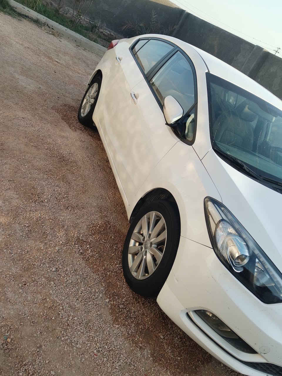 سلام عليكم سيراتو للبيع 2016 رقم بغداد دولي بسمي سنويه وهزه جديده 2029  ماشيه 133 الف مكفوله من الفتح وتبديل والصبغ فقط مكانات بارد مكانين فقط  كلش بسيط كير محرك مامفتوح شرط حداديه جديده كله تبريد ثلج كهربائيات جديدها  سياره جاهزه من جميع نواحي سعره 130 وبيه مجال بسيط ال شراي مكان سماوه اي استفسار اتصال *********** المو شراي لا يكسر بحلال العالم بيع نقد فقط وبدون مراوس
