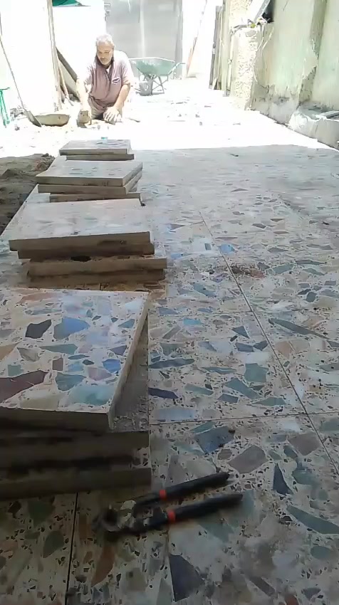 خلفه سيراميك وبورسلين وبايات مرمر موجود في بغداد ت***********
