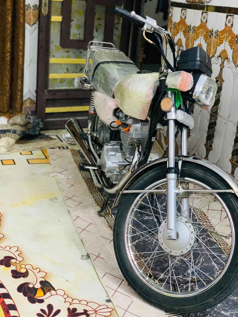 السلام عليكم دراجه نامه موديل ٢٠٢٥دراجه كامله مكفواله شلعه او معدل لون احمر اوراق اسكنر دراجه جديده مكاني حي المهندسين مال حي العسكري 
صالنصه ام صوت 
رقم اتصال ***********
رقم وتس ***********
مكلف بل نشر التواصل عل ارقام 
سعر ٦٥٠او بيه مجال 🌱🤎
