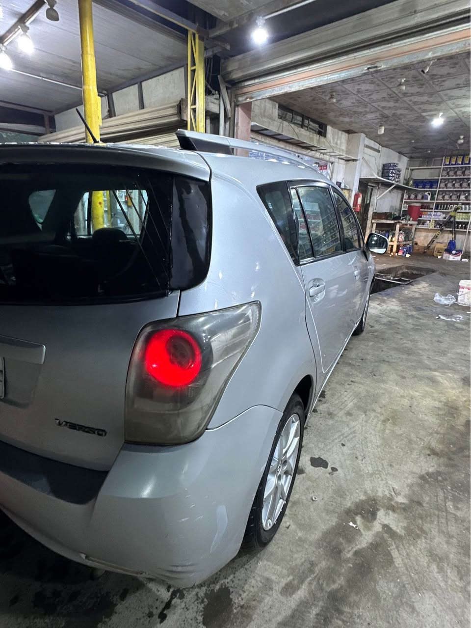 تويوتا يارس موديل ٢٠١١  لون رصاصي رقم بصره موجوده بغداد السياره 
سياره مكفوله كفاله عامه  فقط جاملغ عكس  السايق بي شبر 
مكينه بيها خيط تبخير خفيف  
سياره خير من الله تبريد ثلج نقوصات خفيفه بيها 
سعرها ٧٥ وبيها مجال حگ الجيه 
للتواصل واتساب *********** بغداد, العراق
