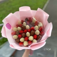 توصيل مجاني • ٣ أيام • بوكيهات فراولة ورد