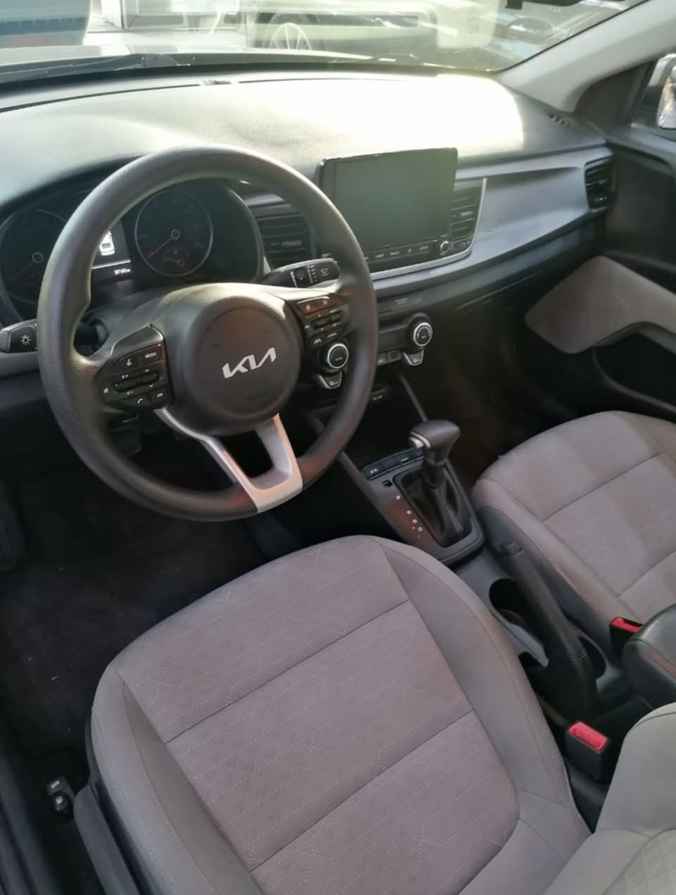 سيارة كيا ريو
موديل2023
ضرر باب اليسار خلف السايق 
بيع نقد او فقد 
لتواصل 
***********
