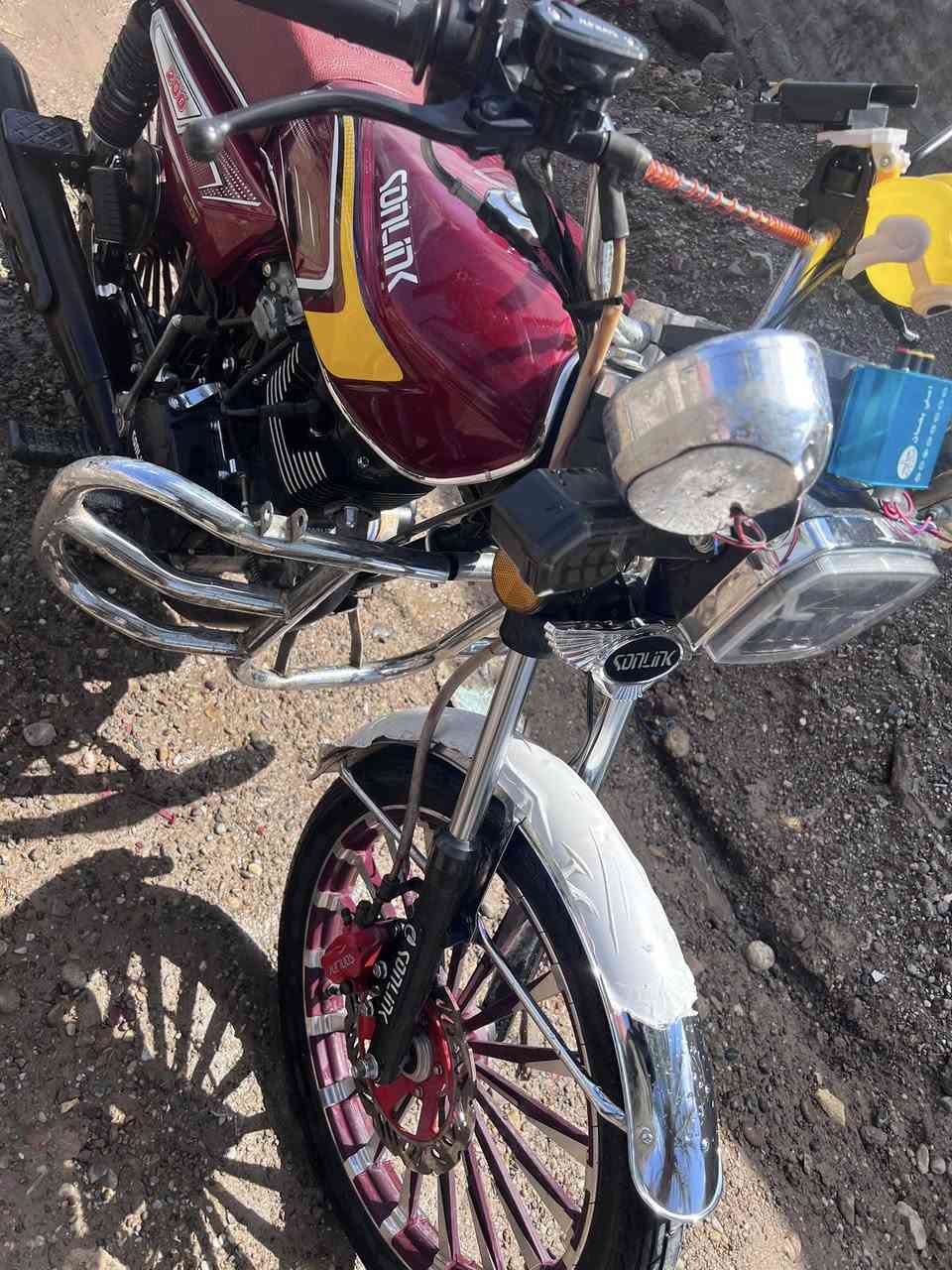 السلام عليكم دراجه سيفان 25للبيع السعر 700وبيها مجال للشراي ***********المو شراي لا يتعبني
