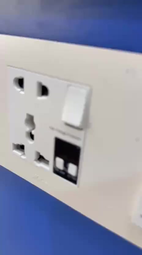 مجمع الامين كاسر الاسعار
كهربائيات كامله 
بوري مع ملحقات جبكو 
سناكل الفنار الاصلي 
سويجات مع انارة ميلانو ضمان استبدال
مع وجود هدايا جيدة وقيمة للفنيين 
العنوان / الناصرية السريع حي الفداء الخدمي مقابل الشهداء 
الامين كاسر الاسعار 
***********
