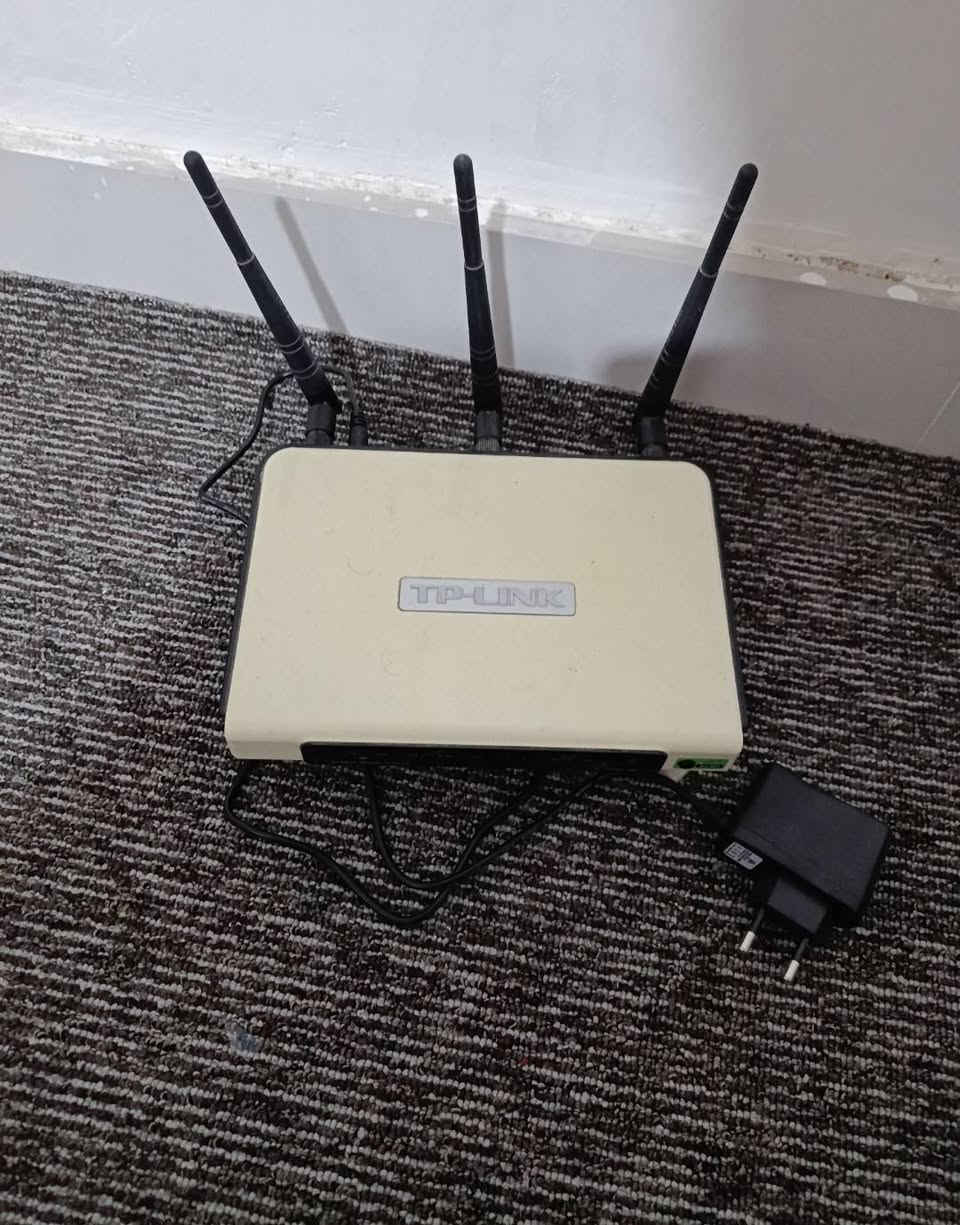 أغراض للبيع *********** المكان حله شارع 100
