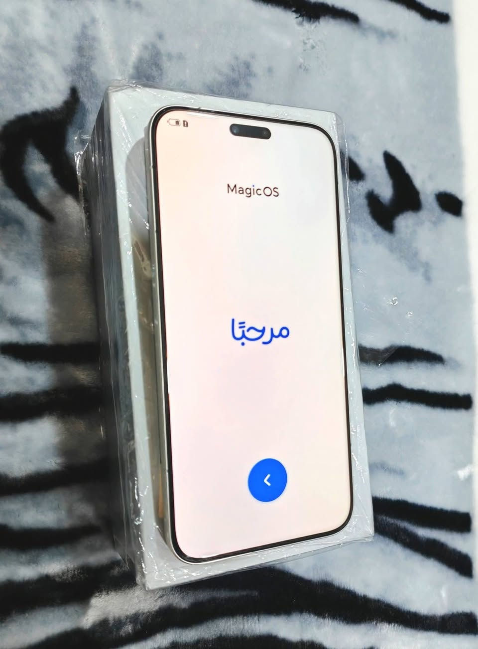 هونر ماجك 8 برو
مستخدم يوم واحد فقط جهاز اصلي وكاله 
ومكفول من كلشي جهاز جديد بدون هدايا 
سبب البيع فقط تغير للايفون اكرر بدون هدايا 
السعر 1175سعر ثابت 
مكاني نجف توصيل موجود
***********
